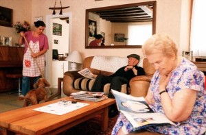 femme ménage pour personnes agées